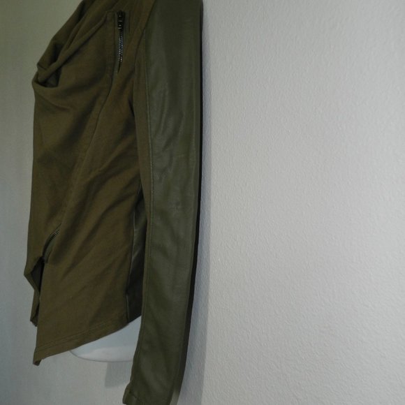 Blank NYC mixed material faux leather jacket with multiple looks in olive green - Picture 3 of 7